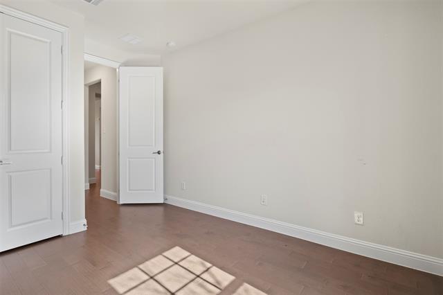 Building Photo - 2205 Lexington Wy