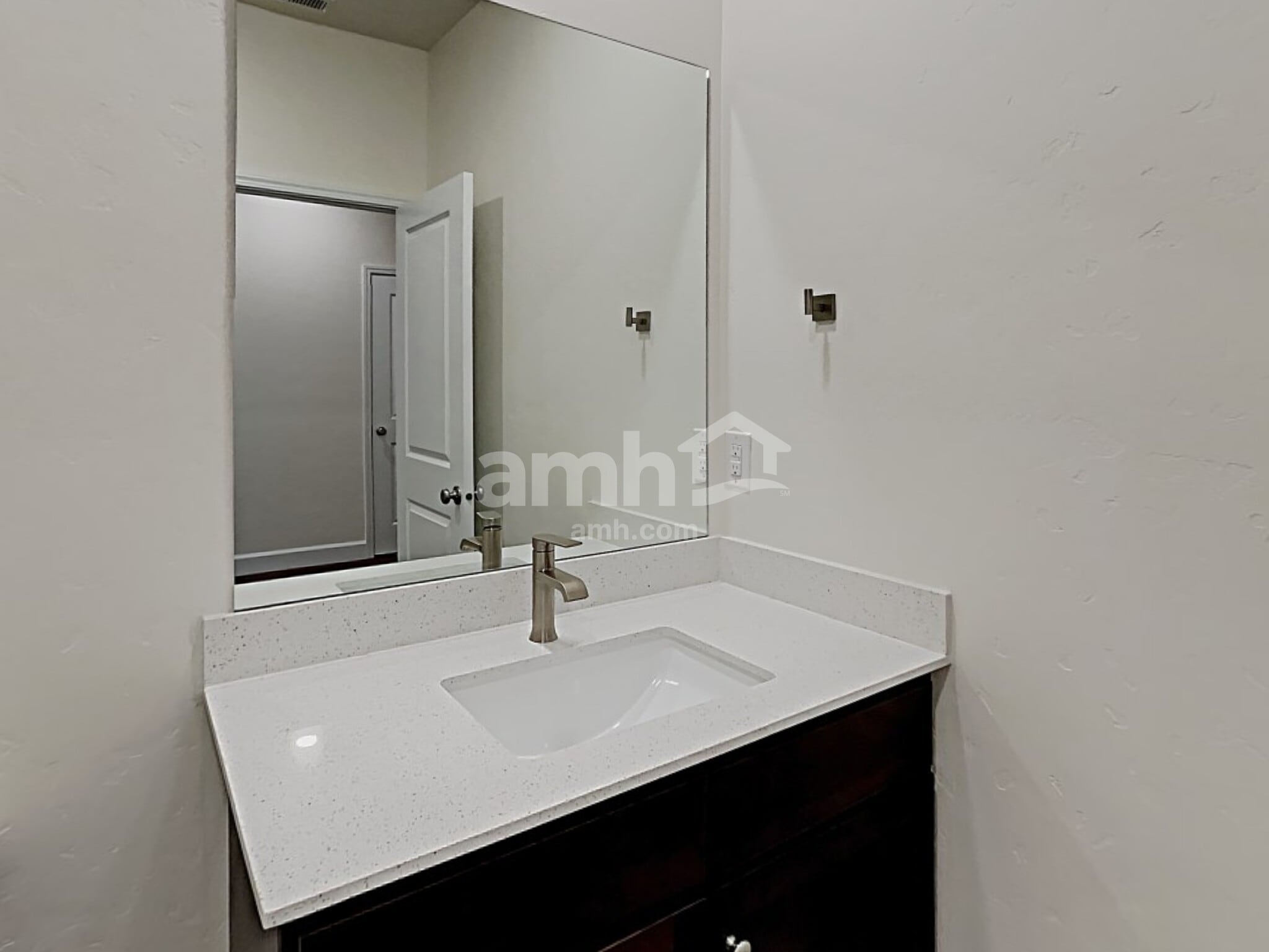 Building Photo - 884 N Garnet Creek Ave