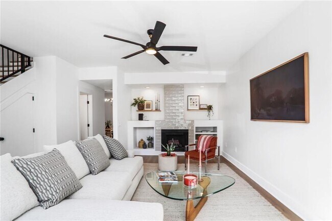 Building Photo - 1210 Cleburne Ave NE