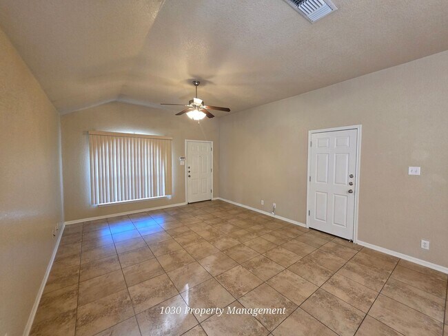 Building Photo - 2 Bed/2 Bath Duplex in Trimmier Estates! 500.00 off 1st full months rent