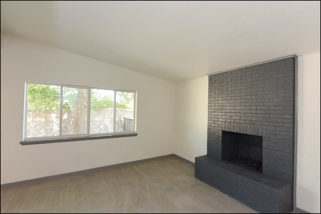 Building Photo - 10169 Dunbarton Dr