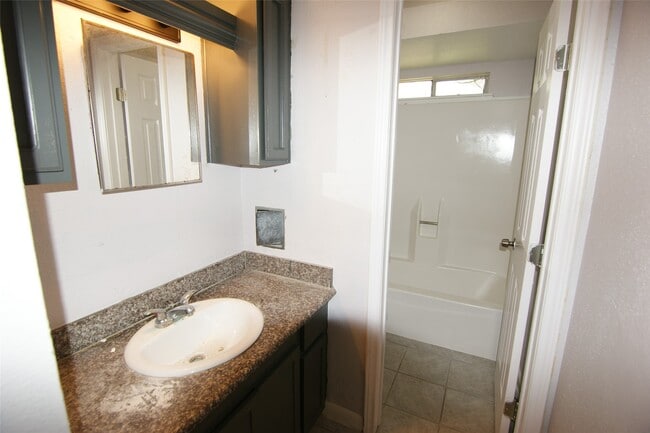 Building Photo - 9711 Courben Ln