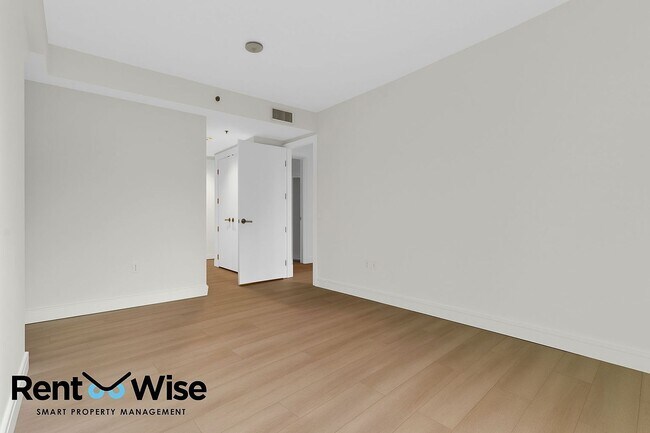 Building Photo - 631 Folsom St