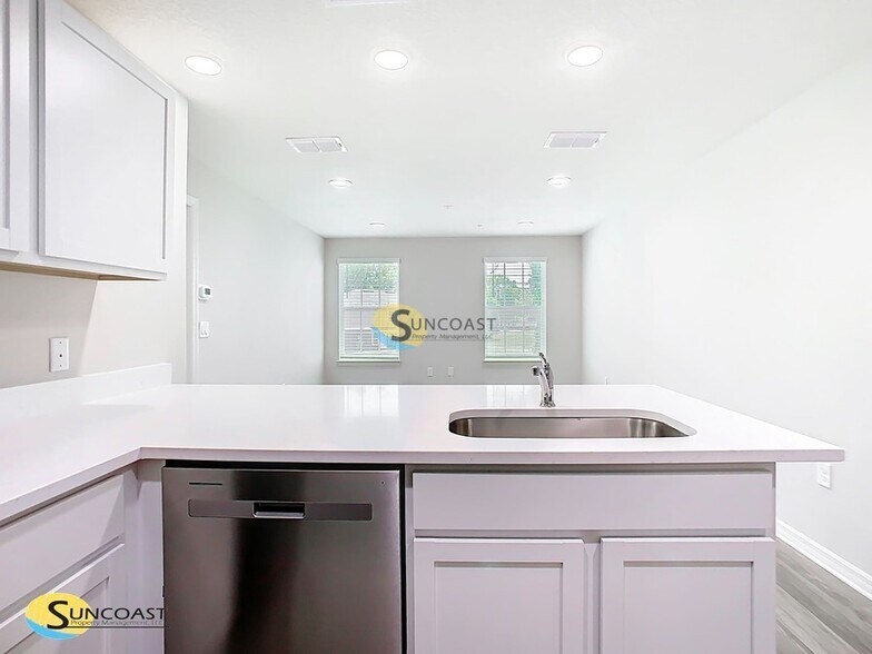 Building Photo - 3821 SW 43rd Ct