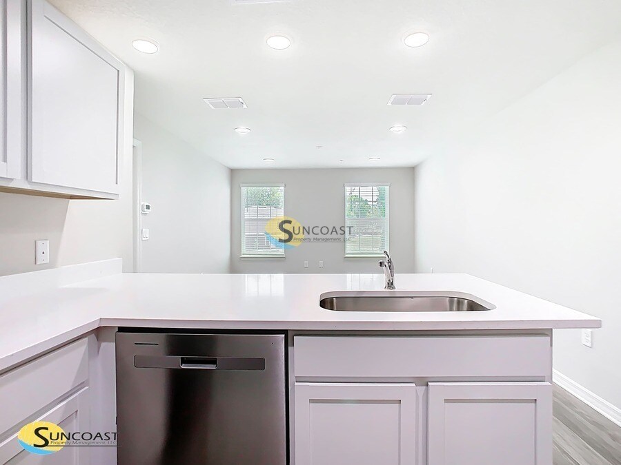 Building Photo - 3821 SW 43rd Ct