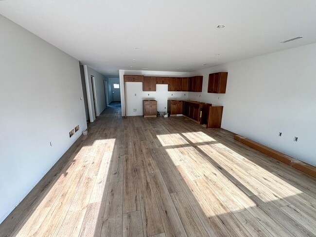 Building Photo - Newly Built 3 Bedroom Duplex in Irvine Acres!