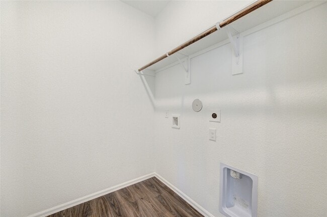 Building Photo - 5023 Lavaridge Dr