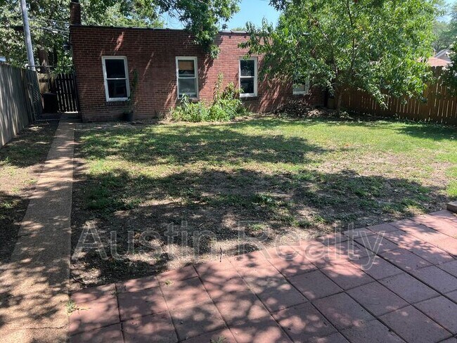 Building Photo - 6565 Arsenal St