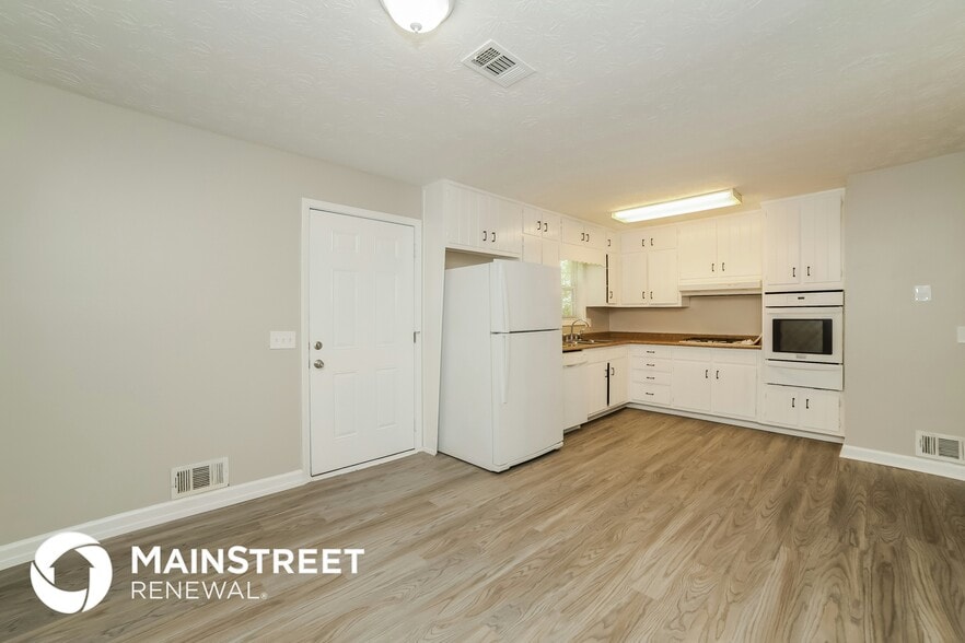 Building Photo - 608 Upland Ridge Dr NW