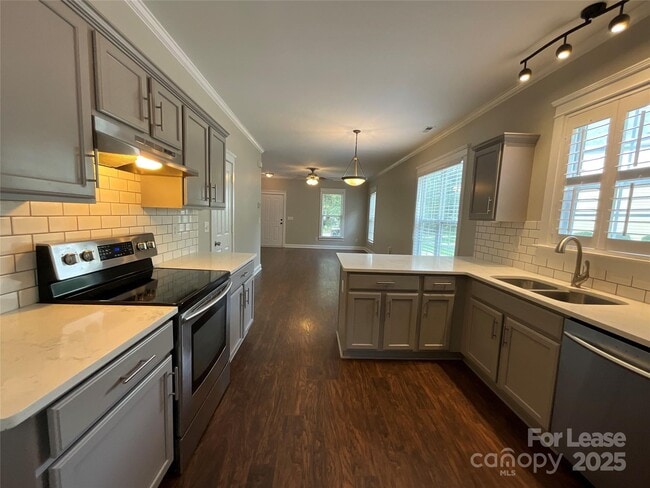 Building Photo - 8228 Ballymore Ct