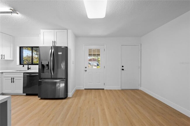 Building Photo - 5003 Gardengate Ln