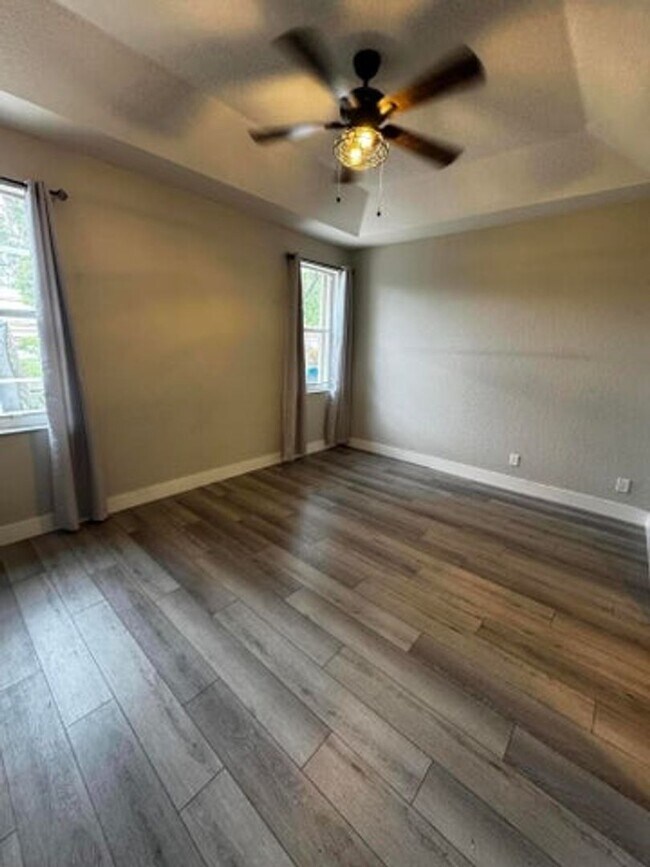 Building Photo - 4907 Pelican Manor