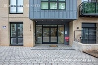 Building Photo - 1016 17th Pl NE