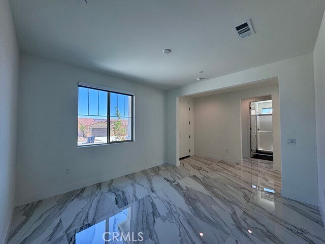 Building Photo - 25061 River Peak Dr