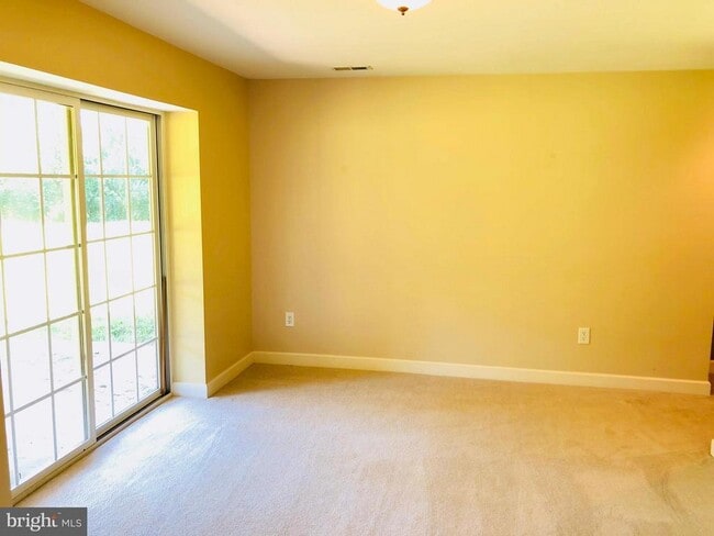Building Photo - 31 Willowmere Ct