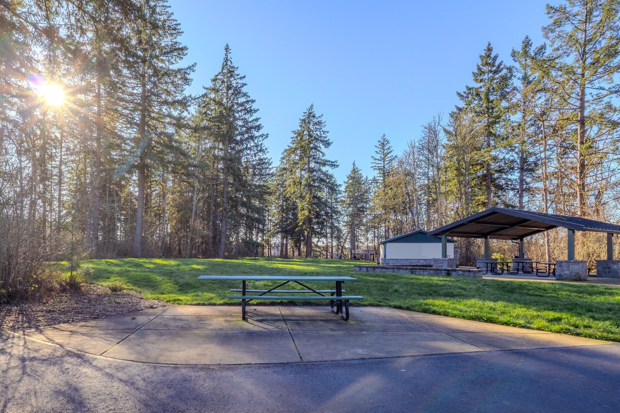 Building Photo - 6280 SE Genrosa St