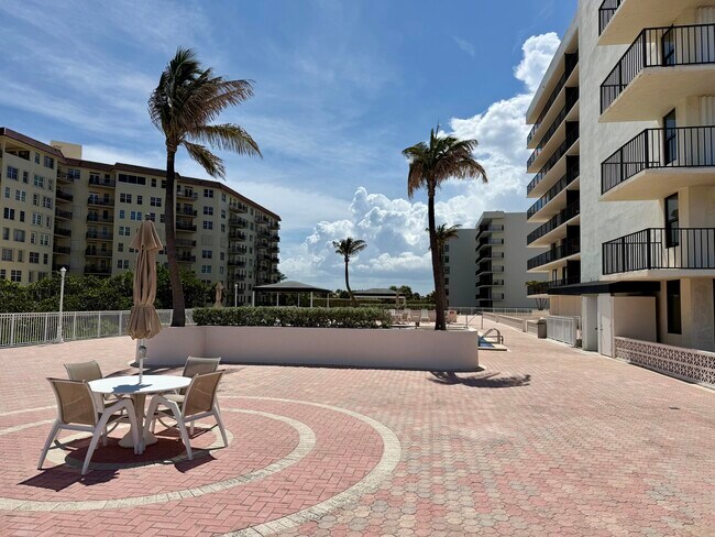 Building Photo - 3460 S Ocean Blvd
