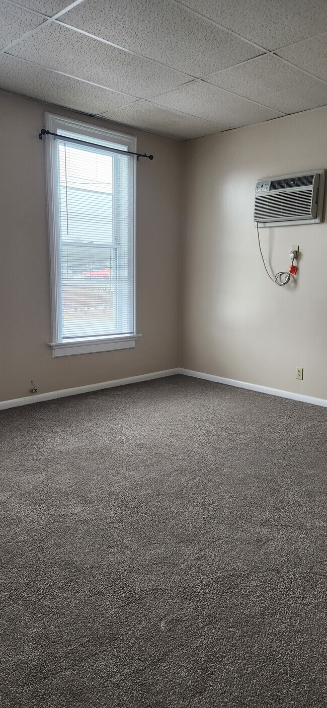 Building Photo - 435 N Water St