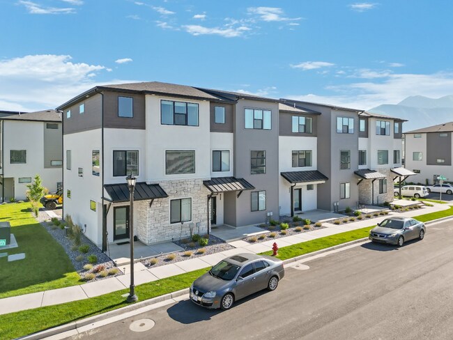 Building Photo - Views - Views - Views!! 4 Bedroom Modern Townhome