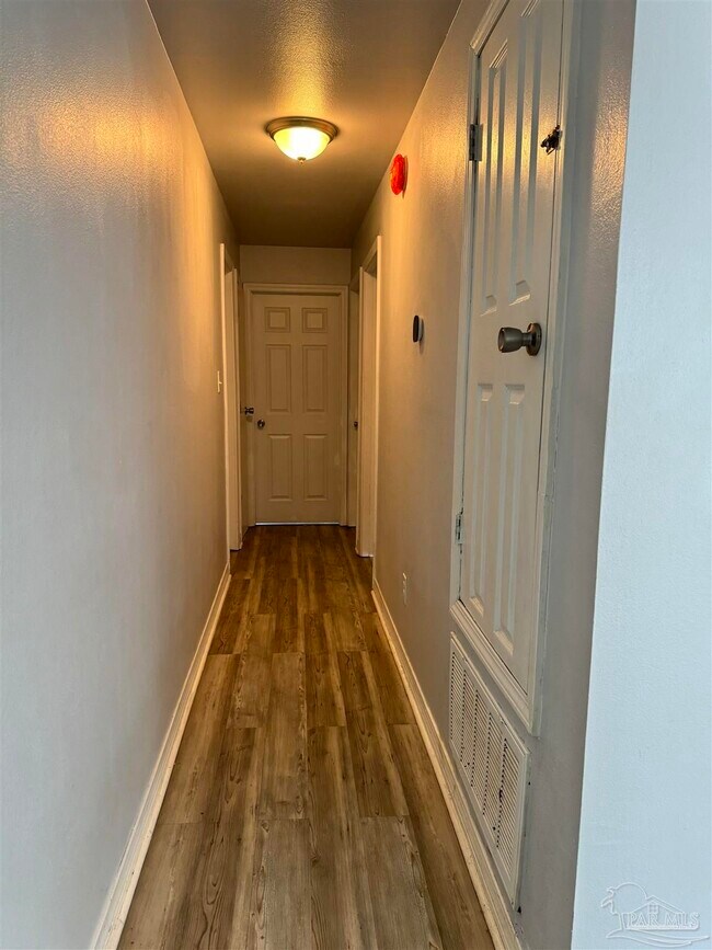Building Photo - 6130 Syrcle Ave