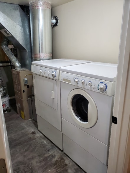 Building Photo - 18 Ford Way