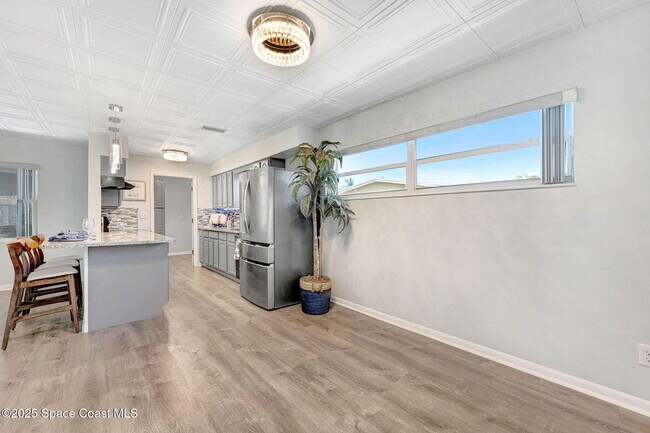Building Photo - 1028 Coronado Dr