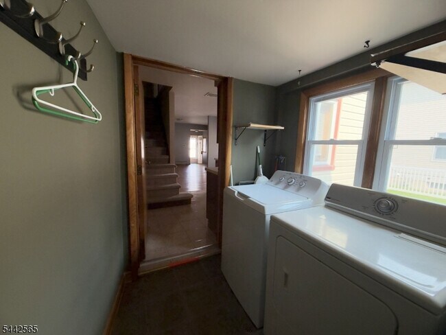 Building Photo - 209 N 16th St