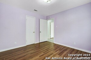 Building Photo - 5531 Ivanhoe St