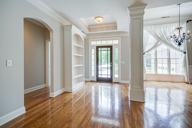 Building Photo - Beautiful Home in Willow Springs Just Minutes to Downtown Franklin