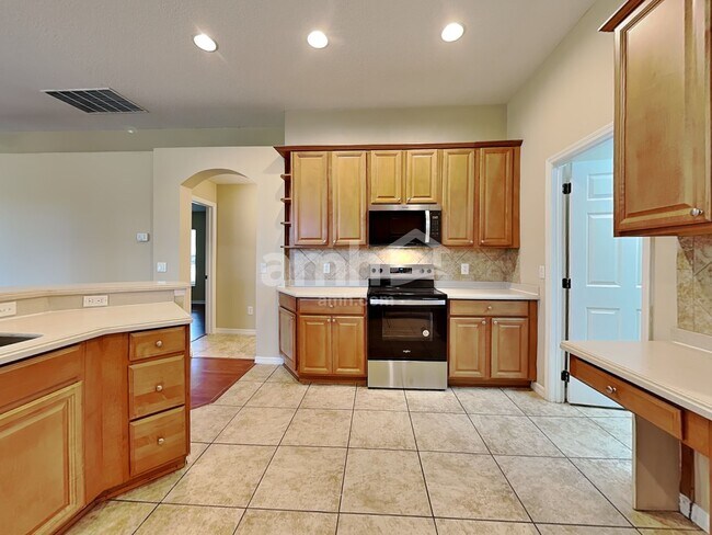 Building Photo - 2770 Spicebush Loop