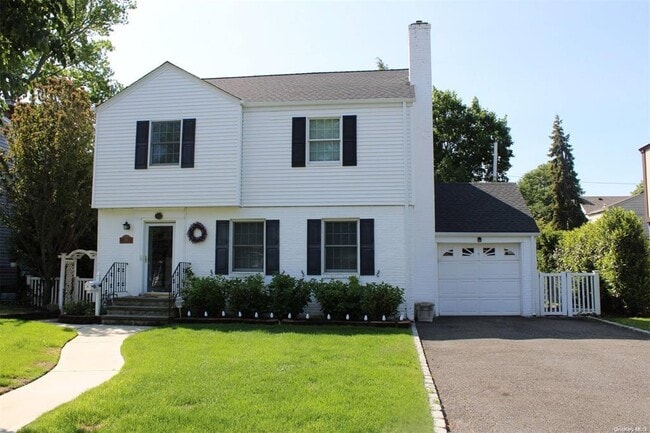 Primary Photo - 118 Pine St