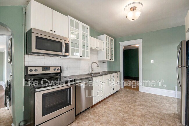 Building Photo - 354 Richard Terrace SE