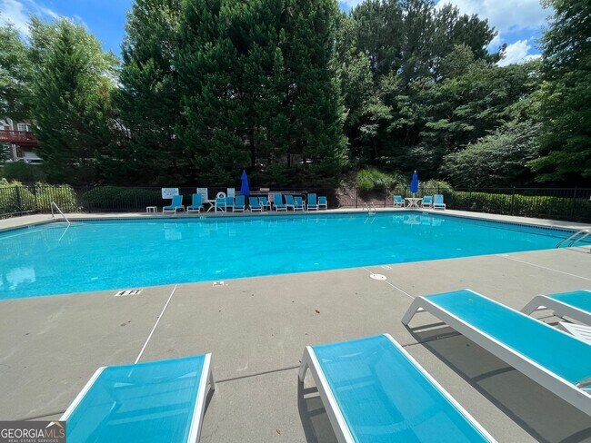 Building Photo - 1751 Highlands View Dr