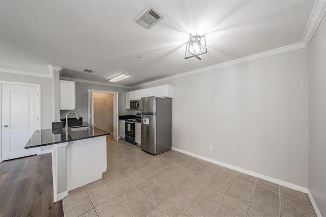 Building Photo - 230 Overleaf Dr