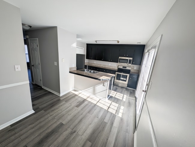 Building Photo - 630 S Main St