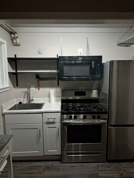 Primary Photo - 107 N Public Rd