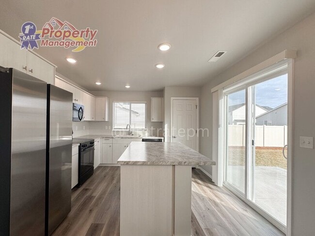 Building Photo - 709 W Smoky Quartz St