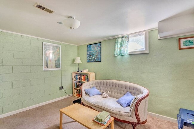 Building Photo - 1212 St George Ave