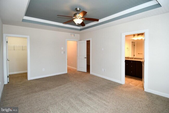 Building Photo - 409 Hydrangea Place