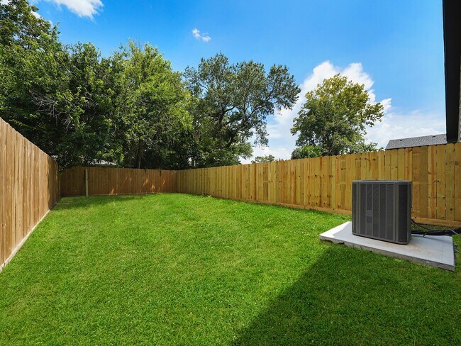 Building Photo - 8122 Double