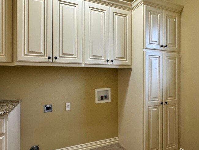 Building Photo - 309 Ash Dr
