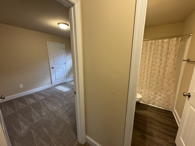 Building Photo - 2467 Bell Manor Dr SW