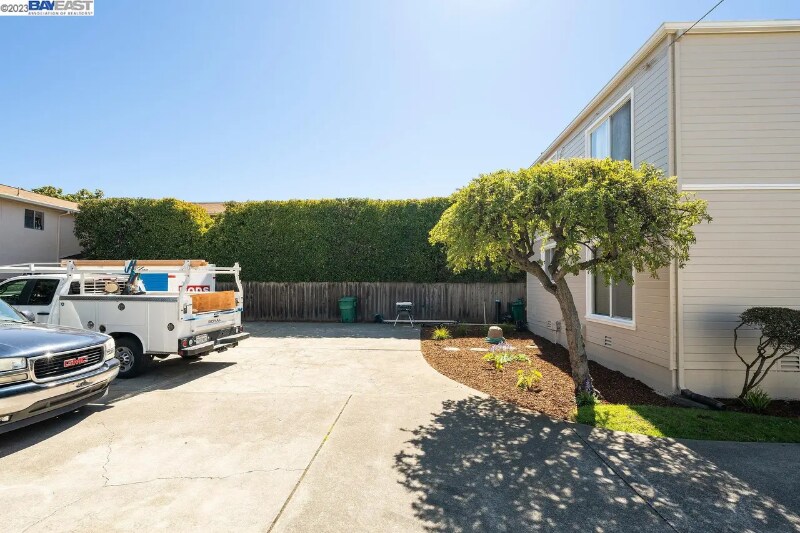 Building Photo - 1609 Santa Clara Ave