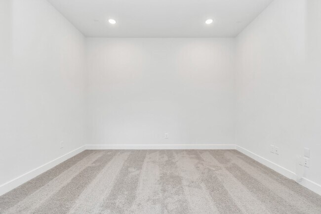 Building Photo - 21118 Chelton Bch Dr