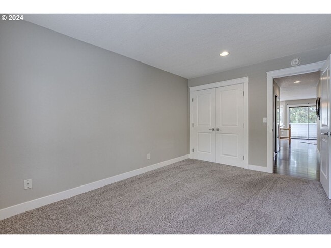 Building Photo - 14575 SW Walker Rd