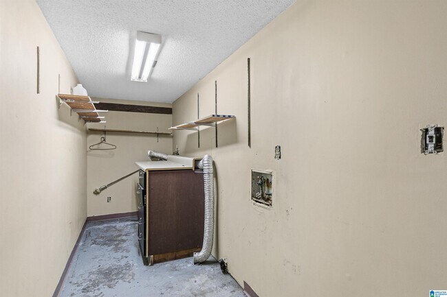 Building Photo - 510 Running Brook Rd