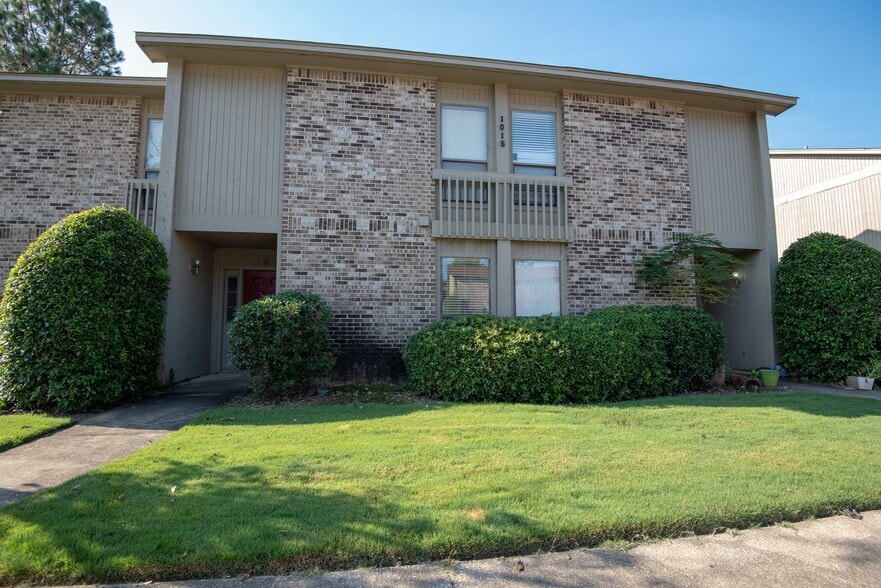 Building Photo - Crossland Downs