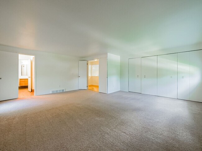 Building Photo - 42195 Park Ridge Rd