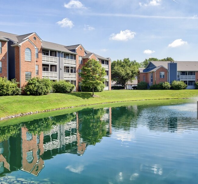 Building Photo - 8318 Lakeshore Cir