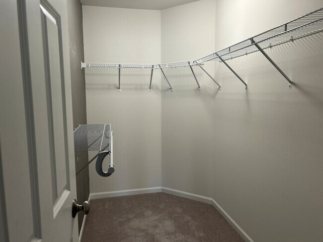 Building Photo - 2953 Madison Dr